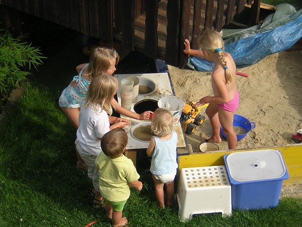 3 und mehr Ideen für freies Spiel mit Sand